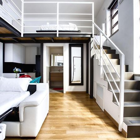 Joivy Charismatic 1-Bed Flat With Parking Appartement Milaan Buitenkant foto