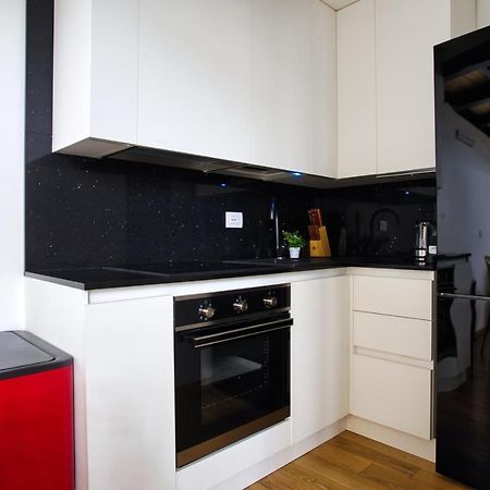 Joivy Charismatic 1-Bed Flat With Parking Appartement Milaan Buitenkant foto