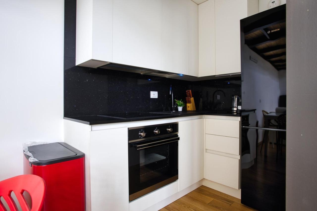 Joivy Charismatic 1-Bed Flat With Parking Appartement Milaan Buitenkant foto