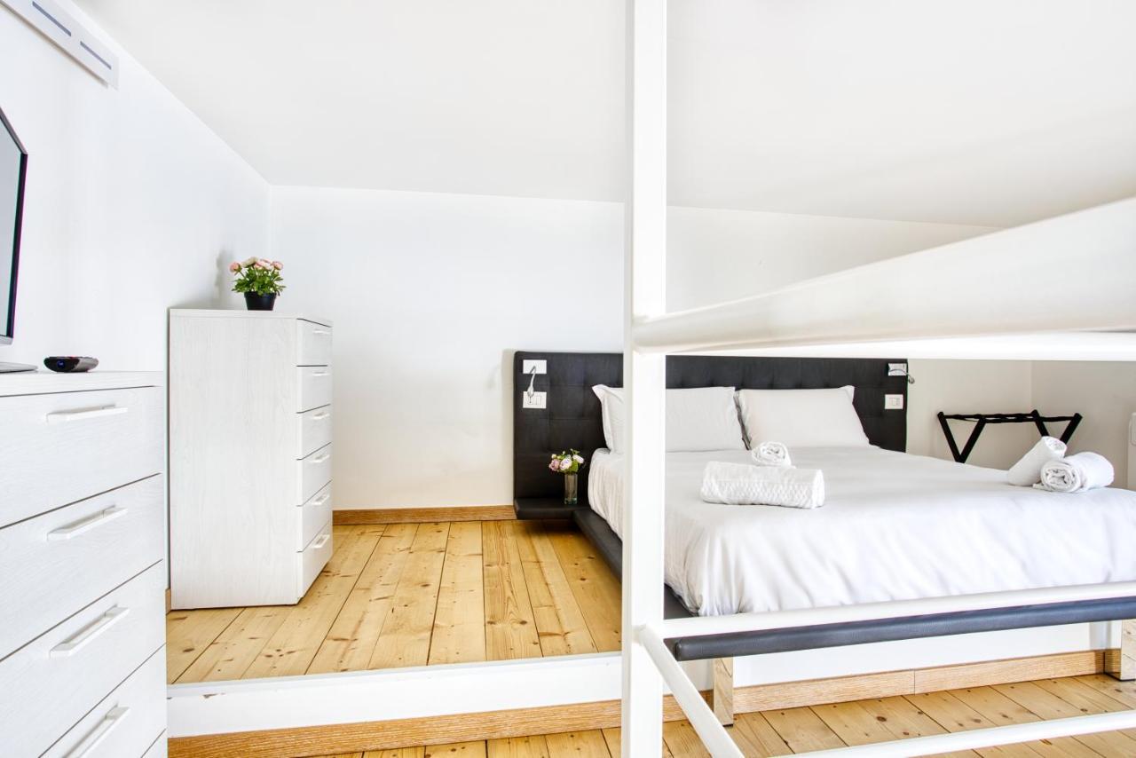 Joivy Charismatic 1-Bed Flat With Parking Appartement Milaan Buitenkant foto