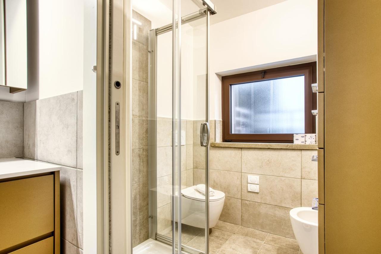 Joivy Charismatic 1-Bed Flat With Parking Appartement Milaan Buitenkant foto