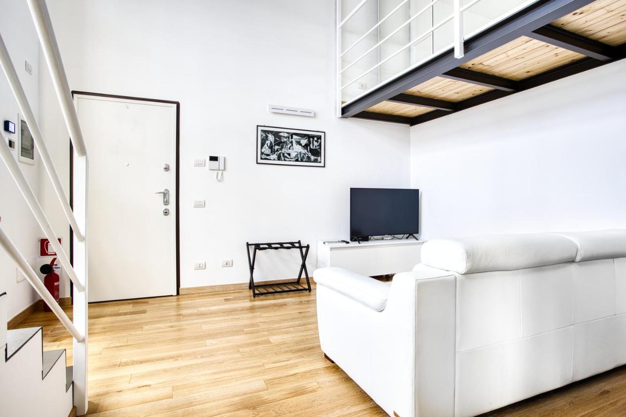 Joivy Charismatic 1-Bed Flat With Parking Appartement Milaan Buitenkant foto