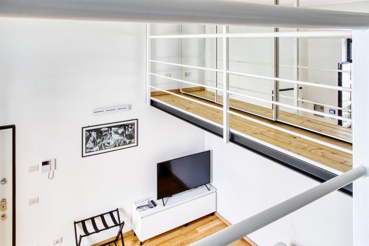 Joivy Charismatic 1-Bed Flat With Parking Appartement Milaan Buitenkant foto